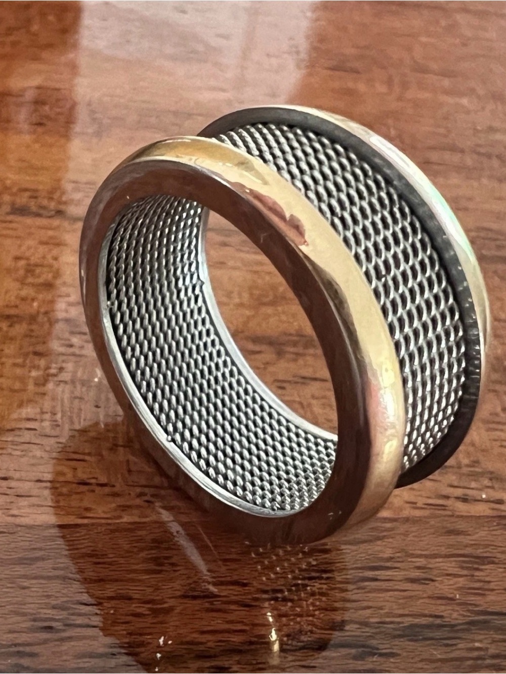 MAN’s STAINLESS STEEL DUAL-TONED TEXTURED RING BAND  SIZE 9